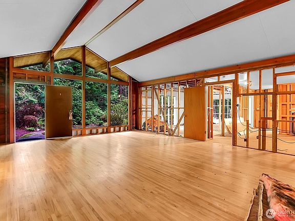 3rd image of 10815 Algonquin Road