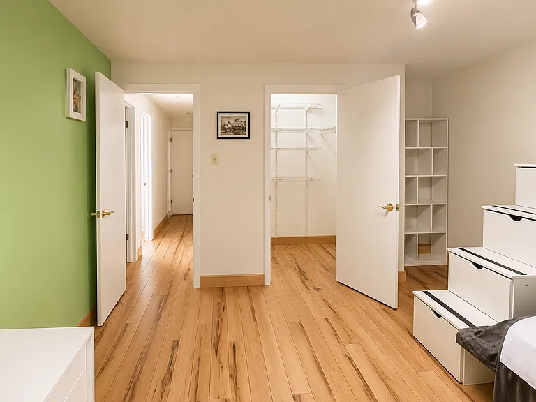 1144 S Oakland St — Photo 11