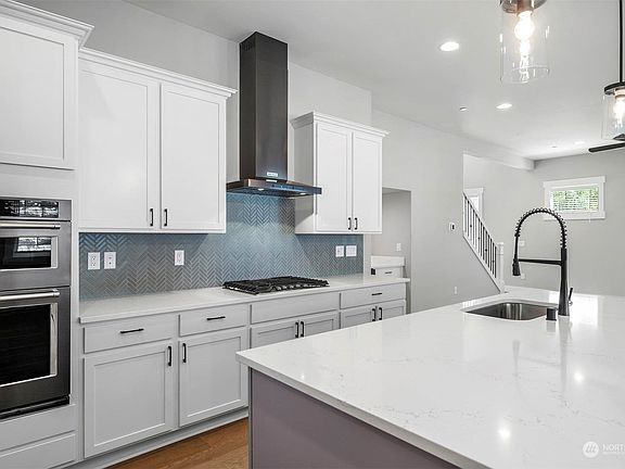 5th image of 3609 95th Avenue E