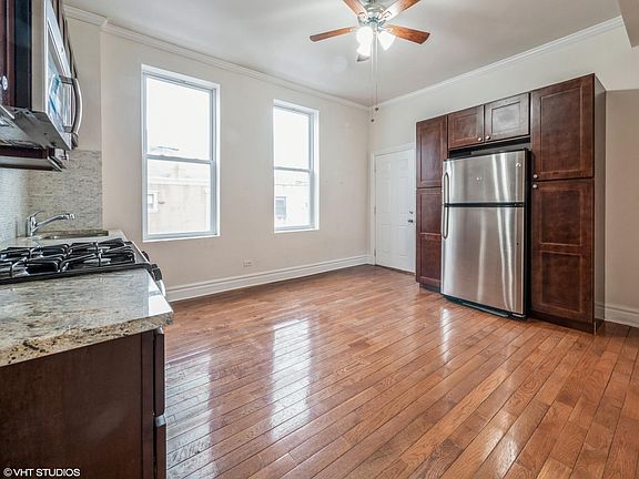 5th image of 925 N Ashland Ave APT 2F