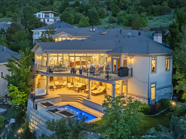 9862 S Granite Slope Dr, Sandy, UT 84092