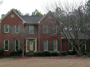 1910 Travers Cir, Lawrenceville, GA 30044