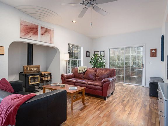 4th image of 21100 Vista Sierra Ct