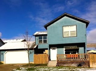 162 NE Plum Ridge Dr, Winston, OR 97496