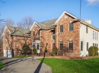 409 S Beverwyck Rd, Parsippany, NJ 07054