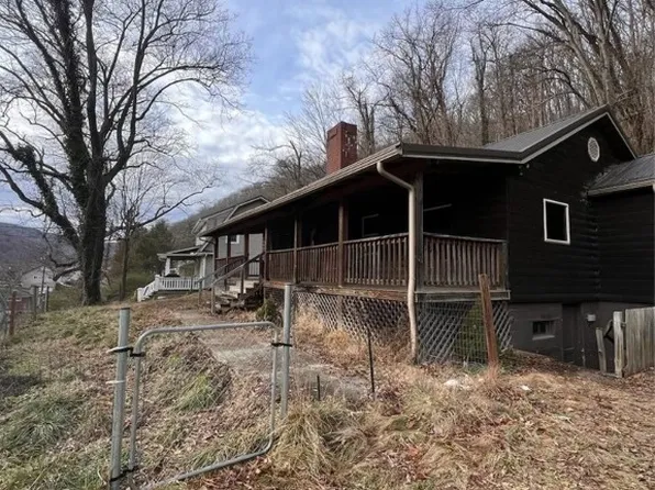 77 Charlton Heights Rd, Charlton Heights, WV 25040