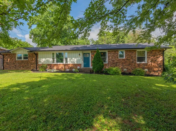 126 Greenyards Pl, Hendersonville, TN 37075