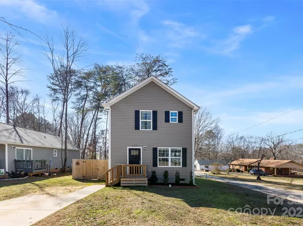 1070 Redleaf Trl, Lincolnton, NC 28092