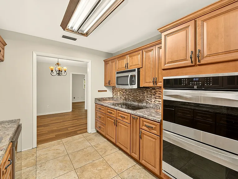 303 Saint Augustine Ave — Photo 17