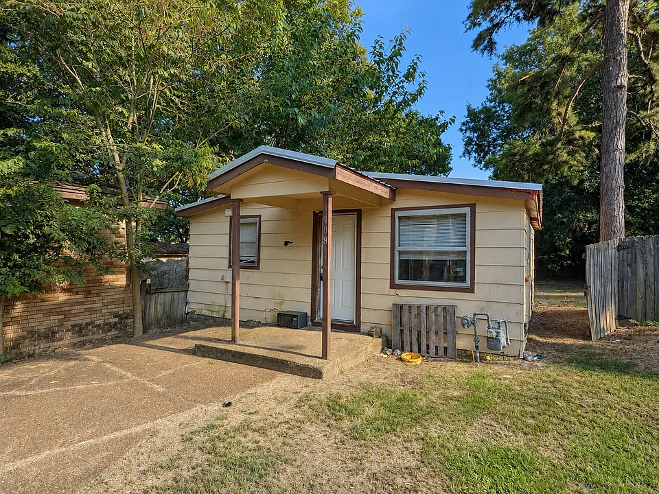 108 Campbell Ln