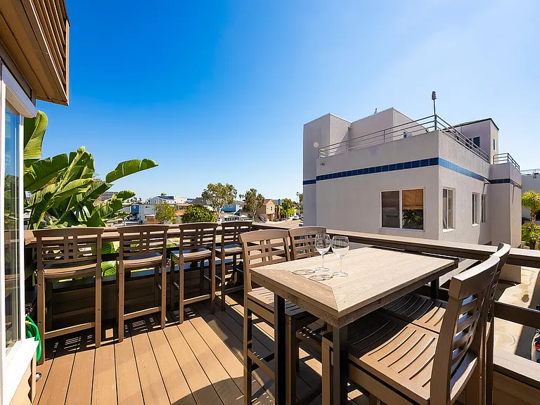 2698 Mission Blvd — Photo 33