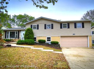 5748 Dover Rd, Oak Forest, IL 60452