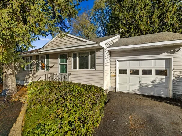514 Reels Dr, Utica, NY 13502