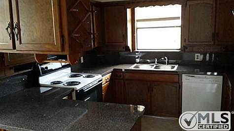 3rd image of 6340 Twin Oaks Dr