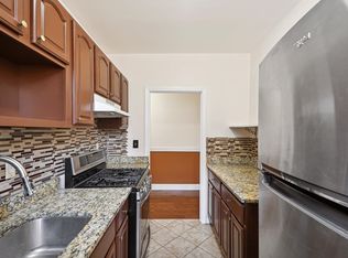 680 Kennedy Blvd APT 101, Bayonne, NJ 07002