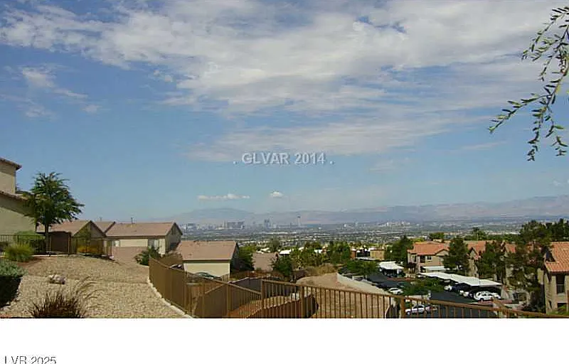 2 bed, 2.0 bath, 1202 sqft, $1,665 — Photo 4