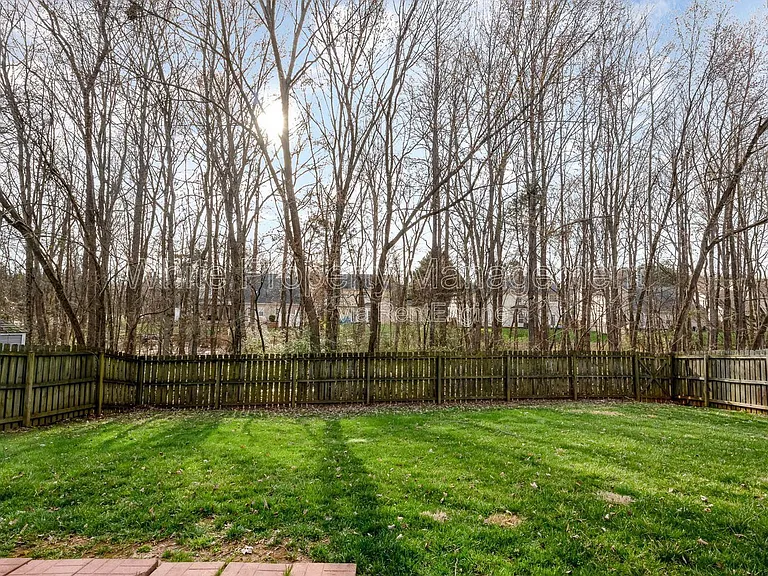 17304 Commons Crossing Dr — Photo 22