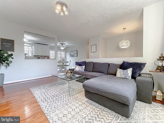 2nd image of 42120 Valley Dr