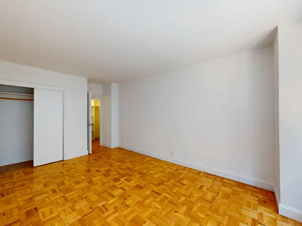 340 East 74th Street image 8 of 10