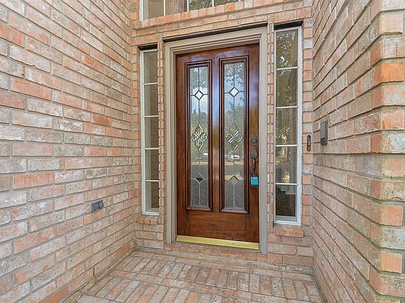 5th image of 822 Blakely Bend Dr