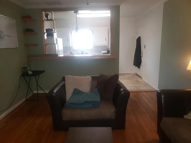 1025 Greenwood Ave NE — Photo 6