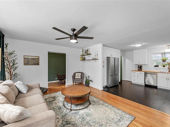 5th image of 715 Pelican Ln