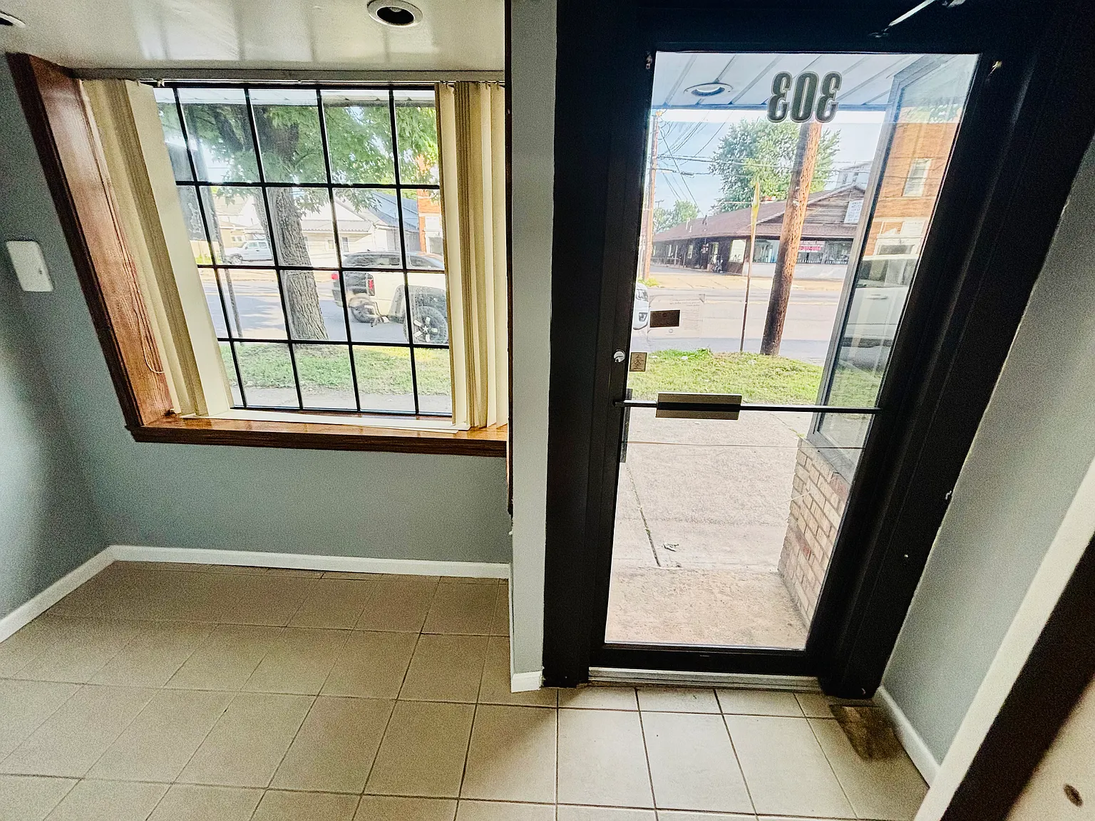 1 bed, 838 sqft, $975 — Photo 3