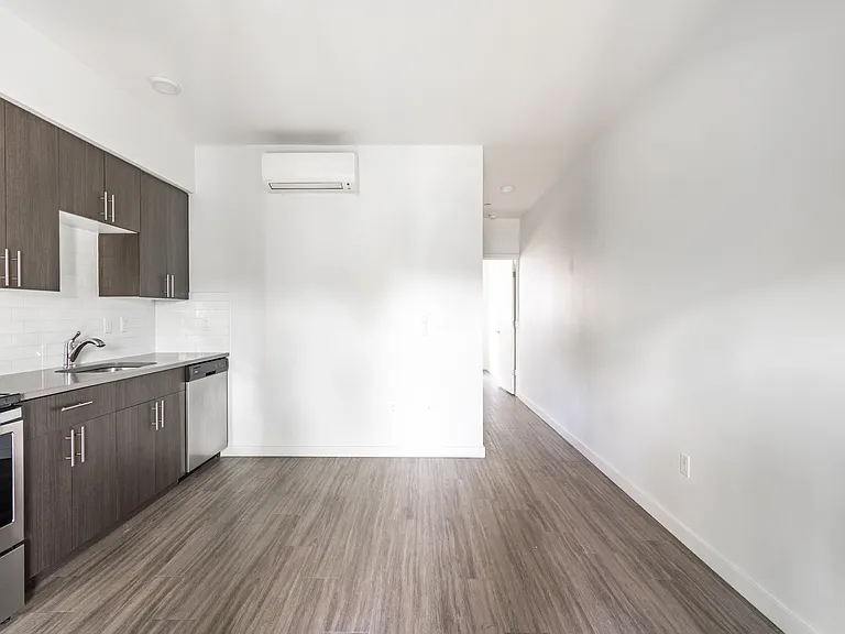 4620 N Maryland Ave #B103 — Photo 6