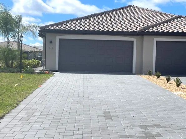 5316 Crystal Harbor Cv, Bradenton, FL 34211
