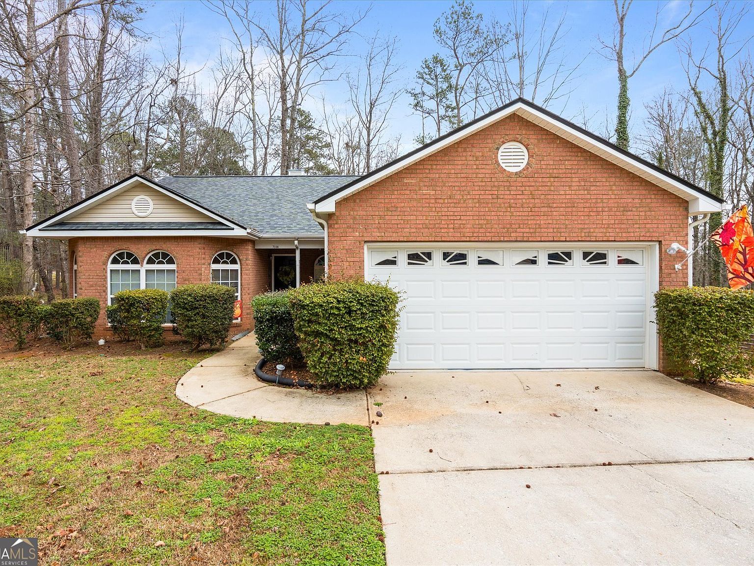 7338 S Mitchell Ct