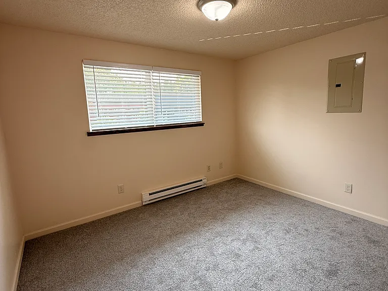 Bedroom, other view.