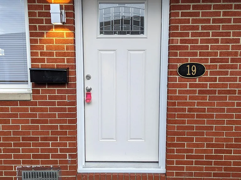 19 W Boxwood Ave — Photo 1