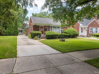 20322 Woodmont St, Harper Woods, MI, 48225