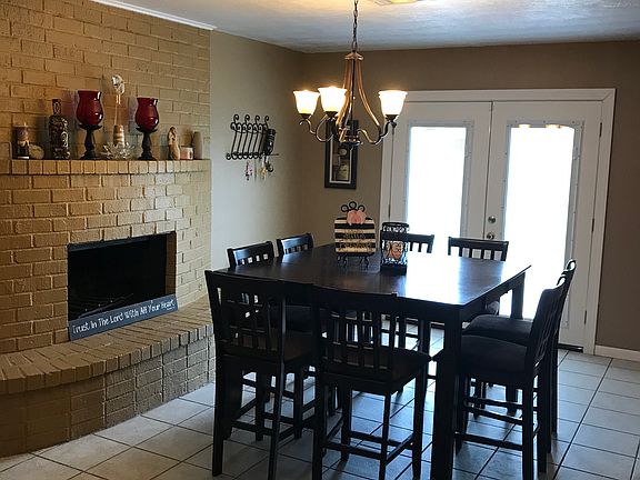 2nd image of 2614 Hampton Ln