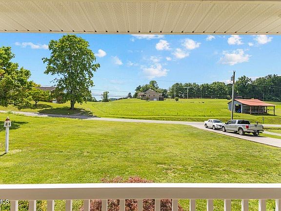 4th image of 658 Cross Community Rd