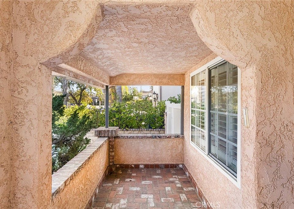 1st image of 5227 Bellaire Ave #5227