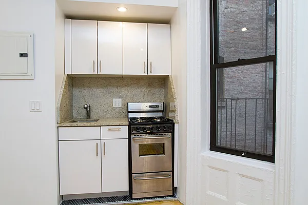 Rented by Aether Property Group | media 28