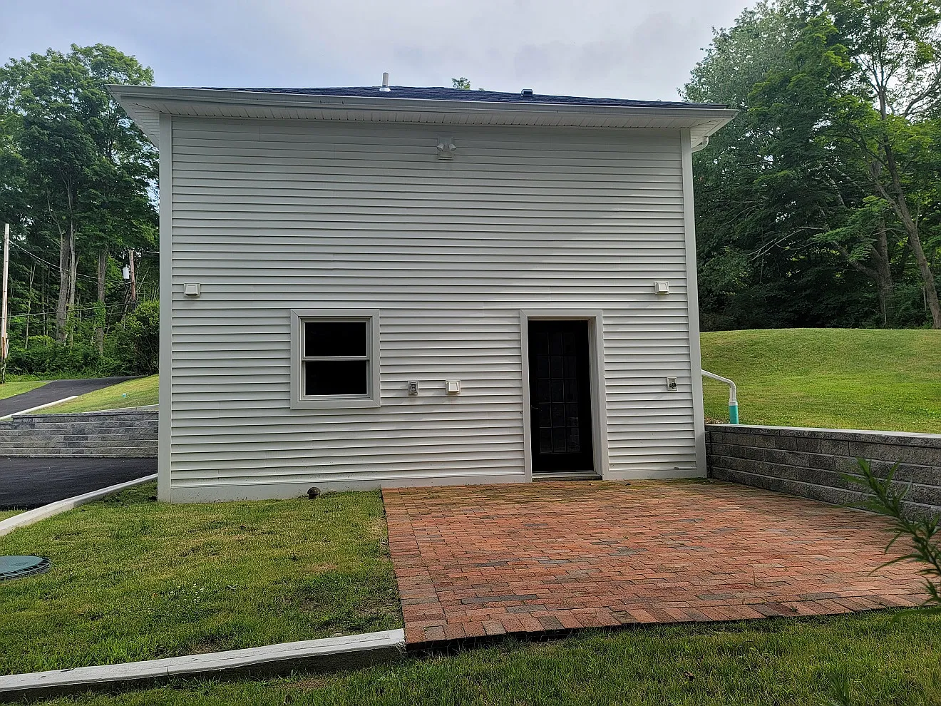1 bed, 1.5 bath, 850 sqft, $3,000 — Photo 3