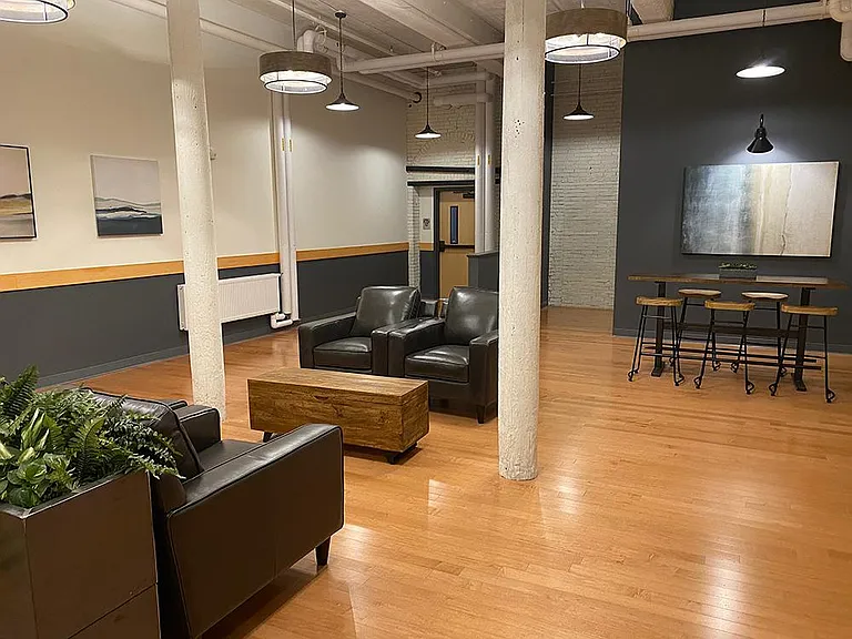 Lincoln Lofts — Photo 23