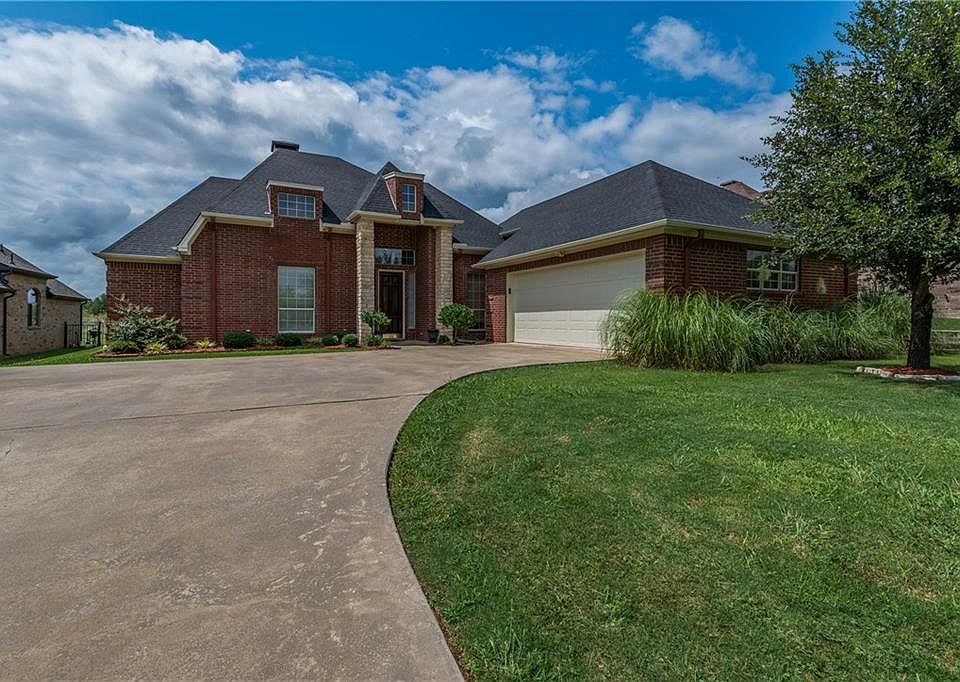 1st image of 3116 Preston Club Dr