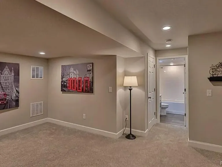 6652 Golden Briar Ln — Photo 32