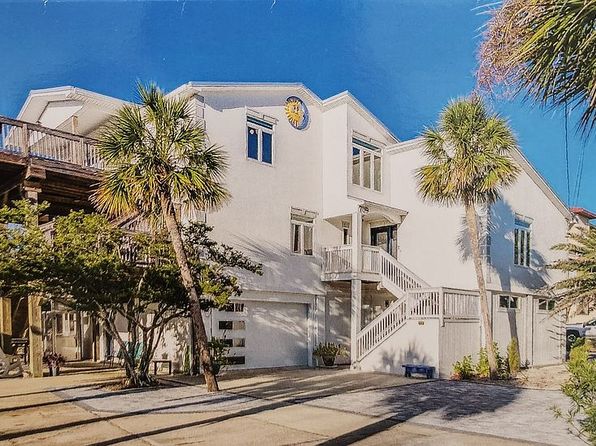 709 Via Deluna Dr