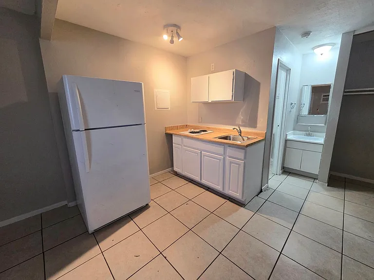 136 Judy Ln — Photo 4