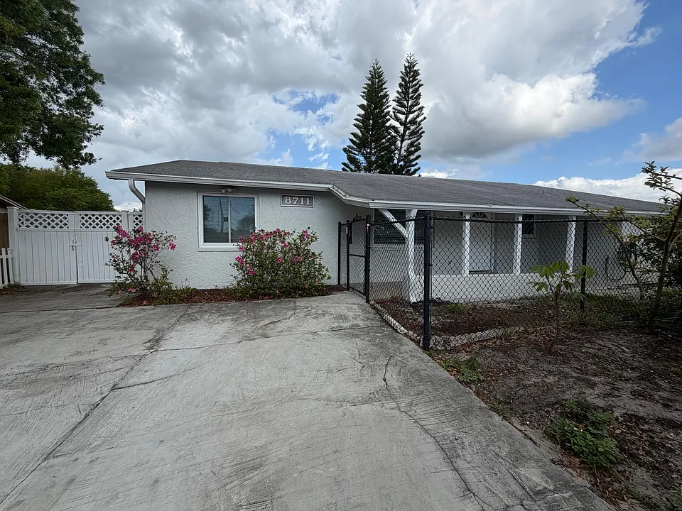 8711 Sage Ct
