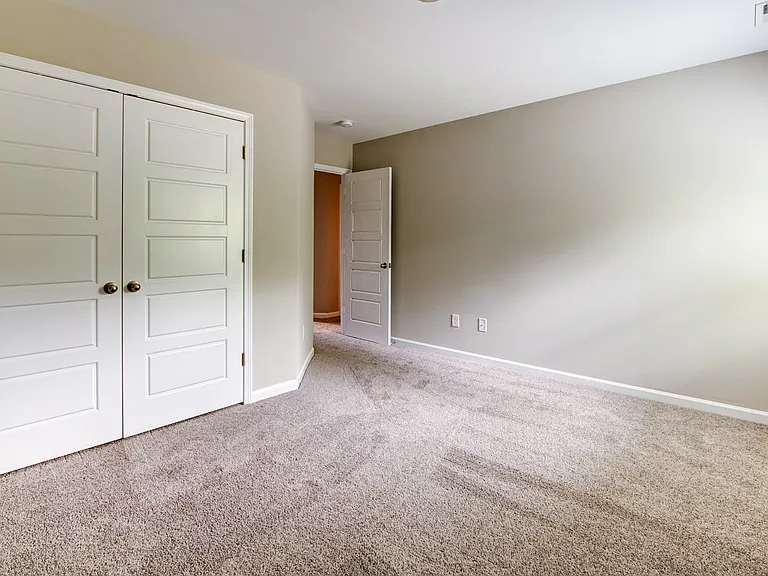 112 Gretzky Pkwy — Photo 6