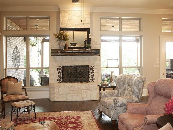 2nd image of 3119 Vista Heights Ln