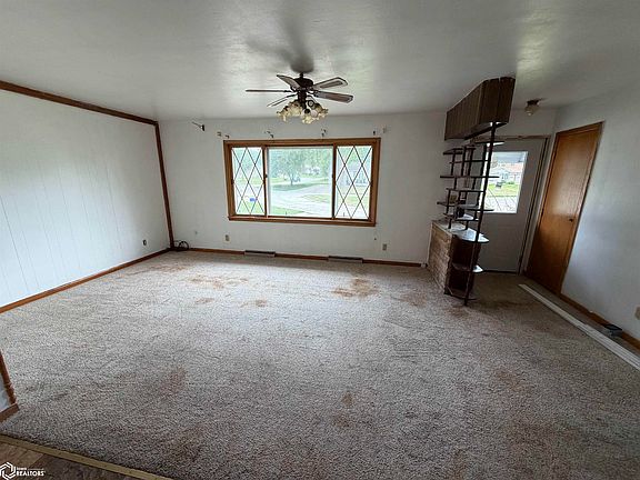 2nd image of 2009 Ridgeway Dr