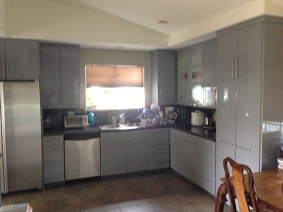 3rd image of 5565 Winnetka Ave