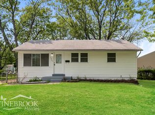 1745 Mark Twain Dr, Florissant, MO 63031