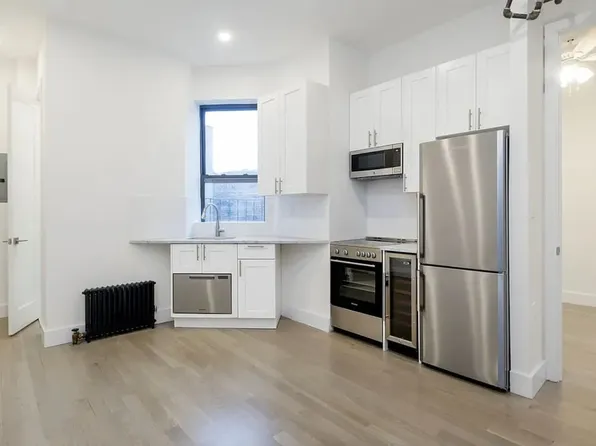 277 West 11th Street image 1 of 5